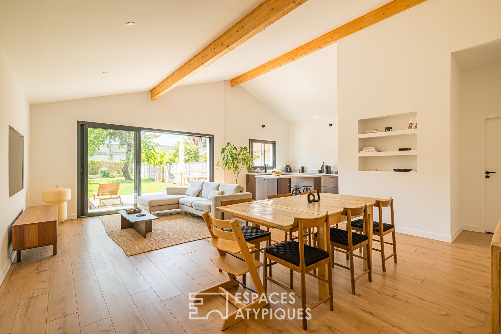 Renovated single-story house with garden