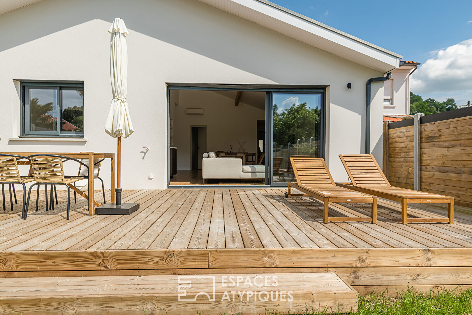 Renovated single-story house with garden