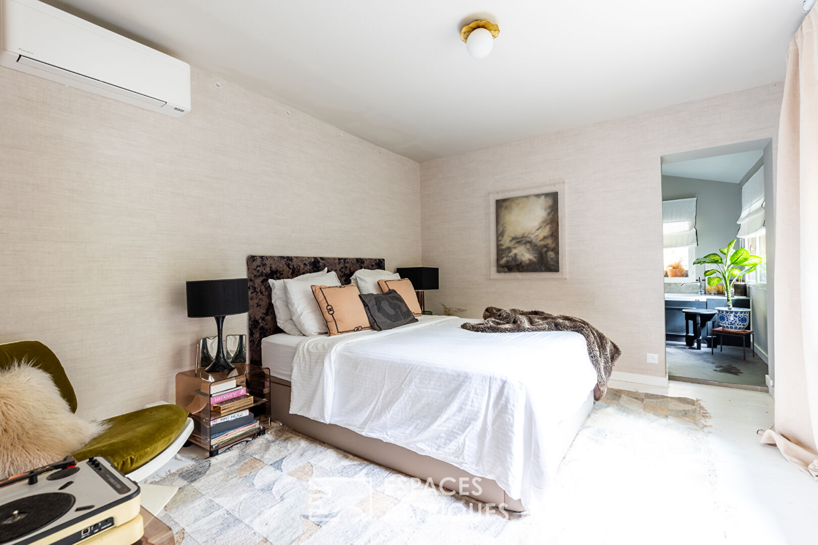 Sublime appartement rénové avec terrasse aux Chartrons