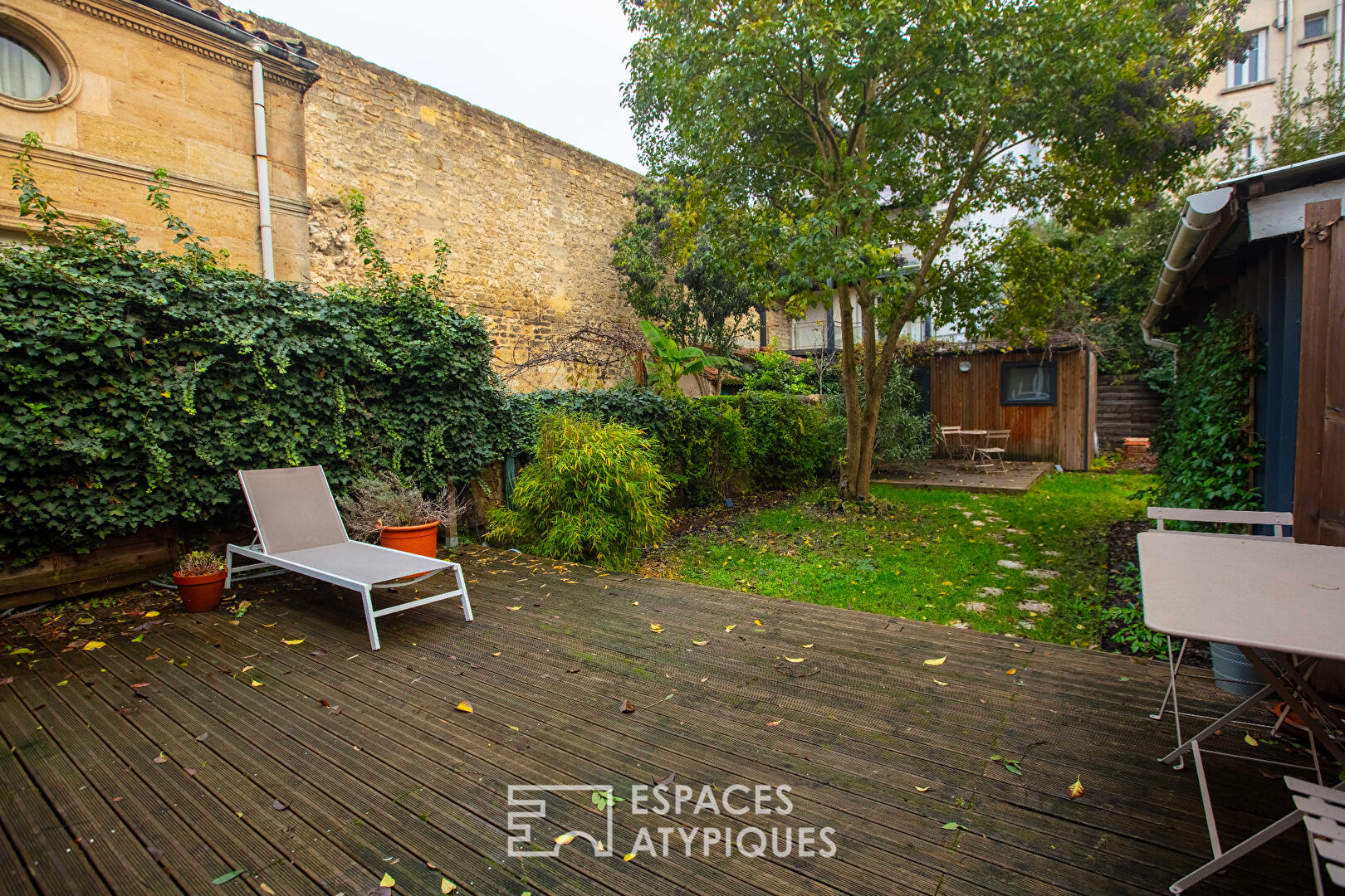 Appartement meublé en duplex avec jardin et dépendance
