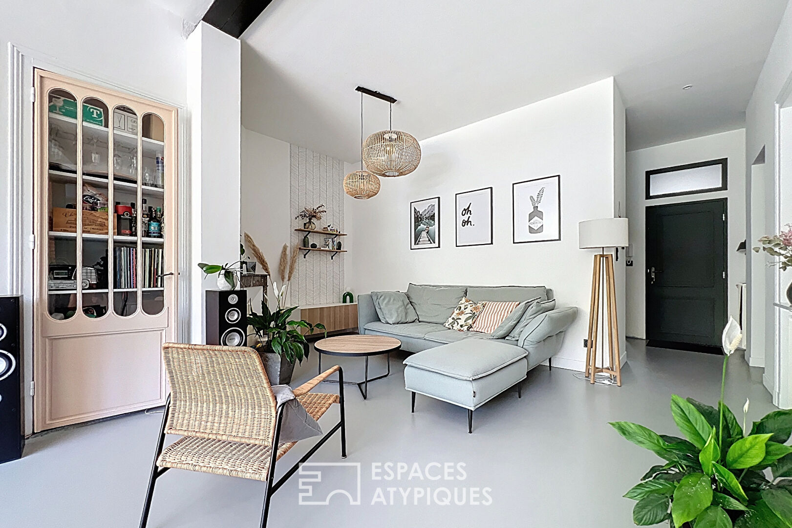 Beautiful apartment with garden and swimming pool