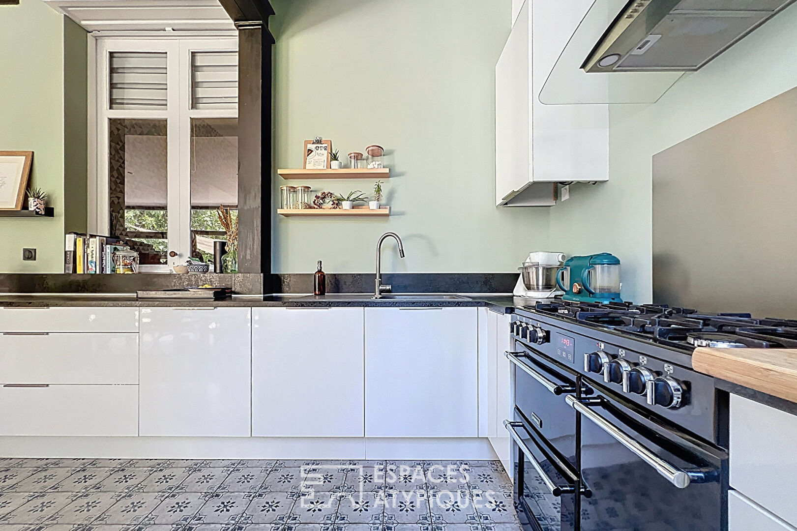 Beautiful apartment with garden and swimming pool
