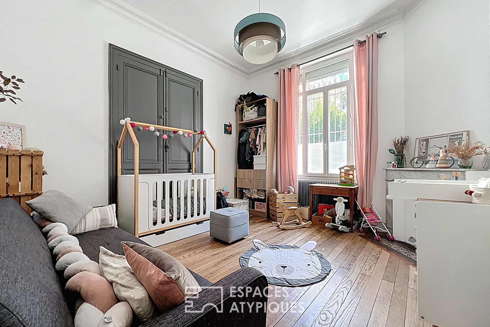 Beautiful apartment with garden and swimming pool