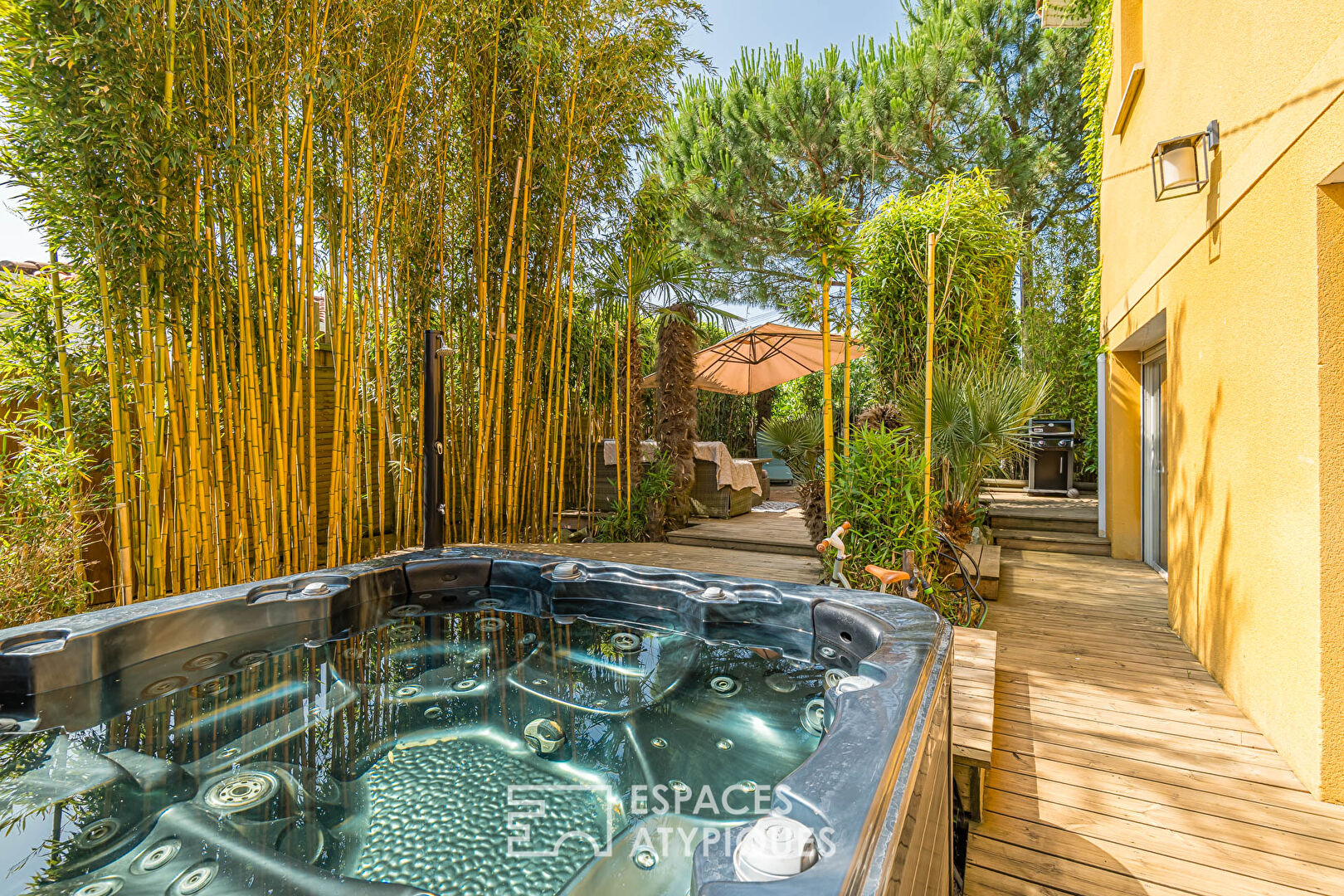 Charming stone house with garden and jacuzzi
