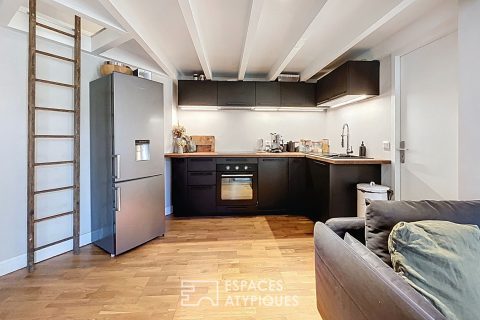 Duplex lumineux avec mezzanine et pierre apparente à Bordeaux Saint-Eloi