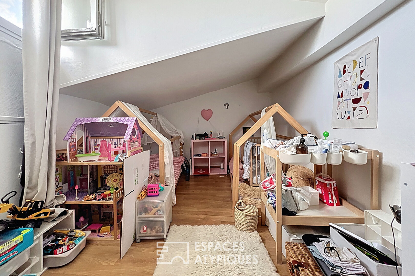 Charming 2-bedroom apartment in the heart of Chartrons