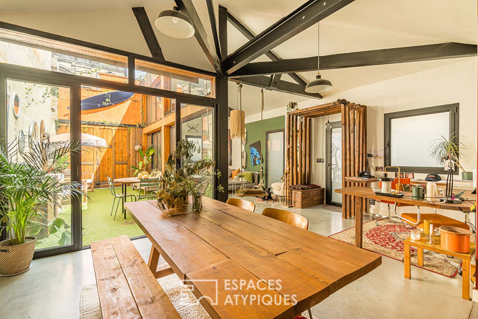 L’esprit loft avec extérieur au coeur du quartier des Chartrons