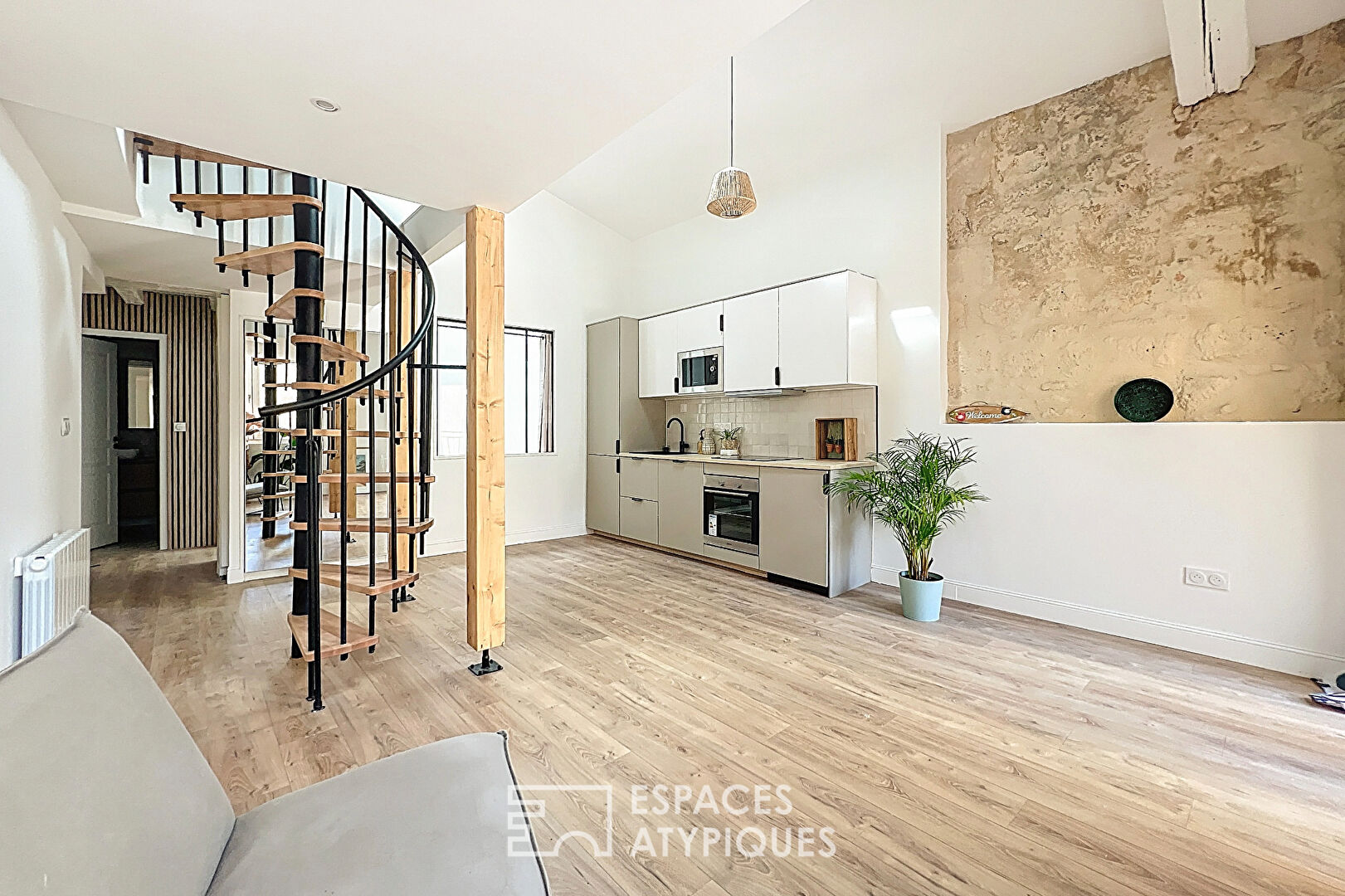 The loft-style duplex on the quays