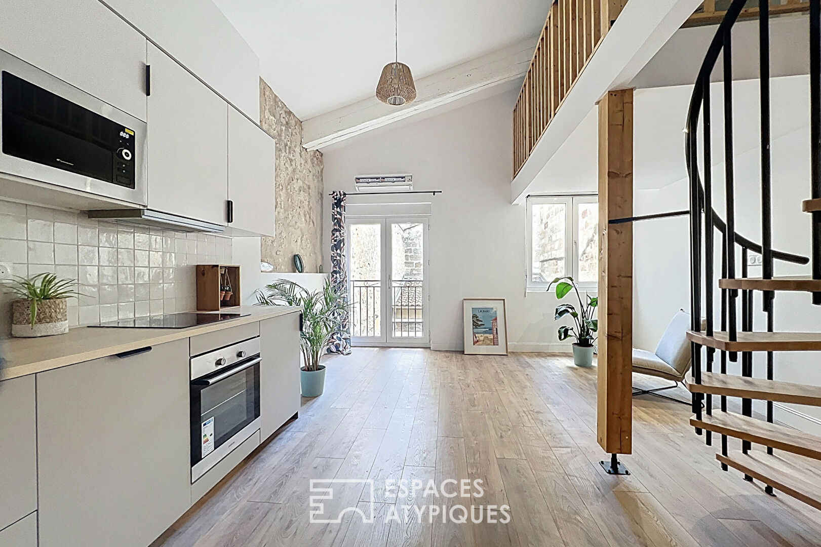 The loft-style duplex on the quays