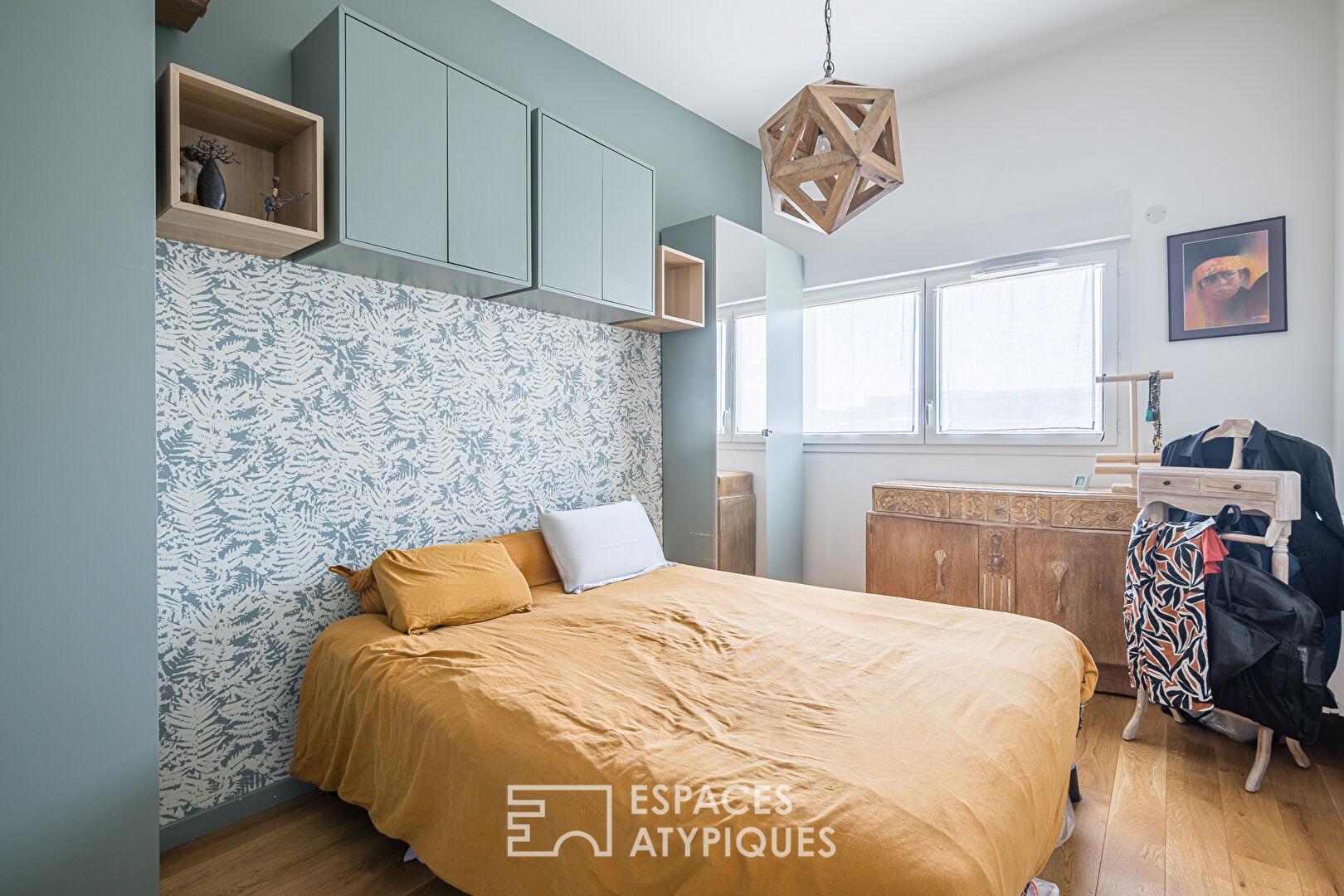 Terrace, light and modern comfort in Chartrons