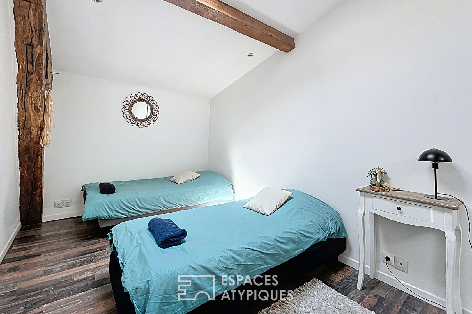 Furnished attic apartment in the Golden Triangle
