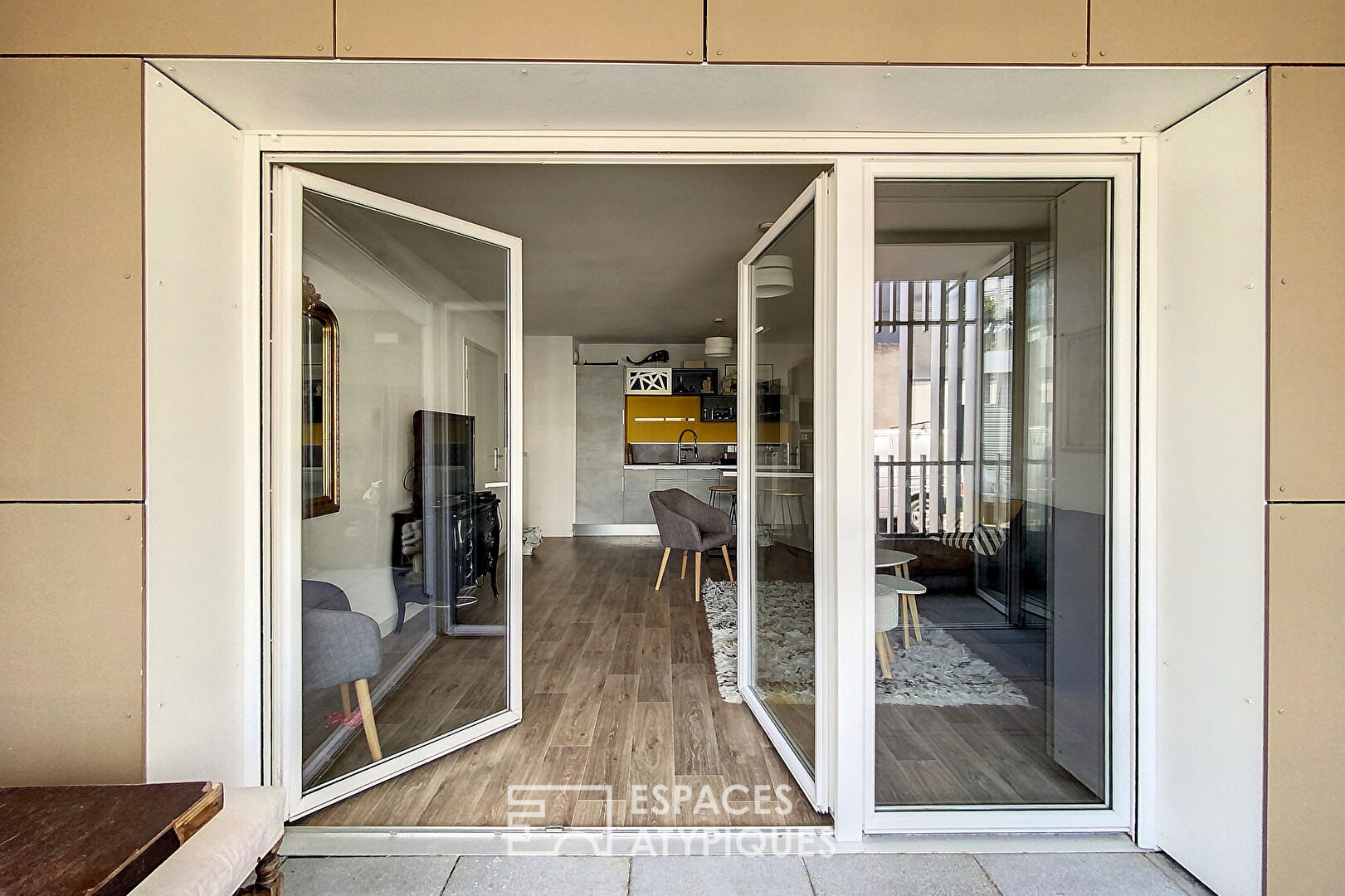 Appartement avec terrasse et loggia aux Chartrons_ Meublé
