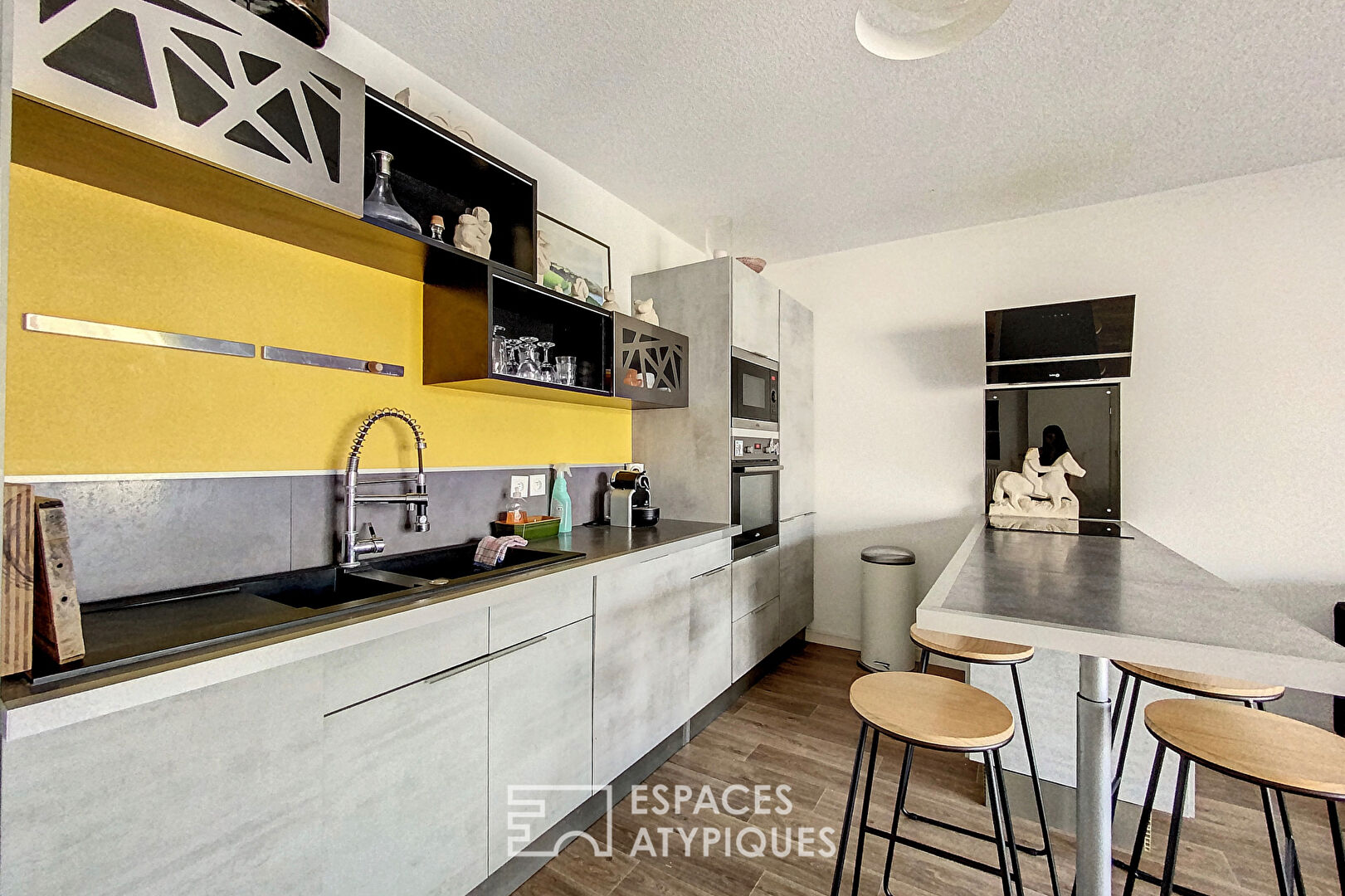 Appartement avec terrasse et loggia aux Chartrons_ Meublé