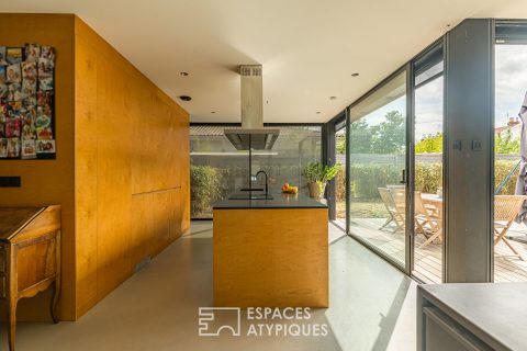 Maison contemporaine de plain pied avec piscine