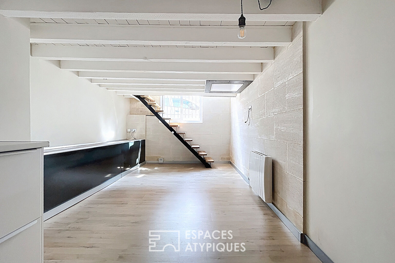 Industrial-style apartment in the heart of Bordeaux