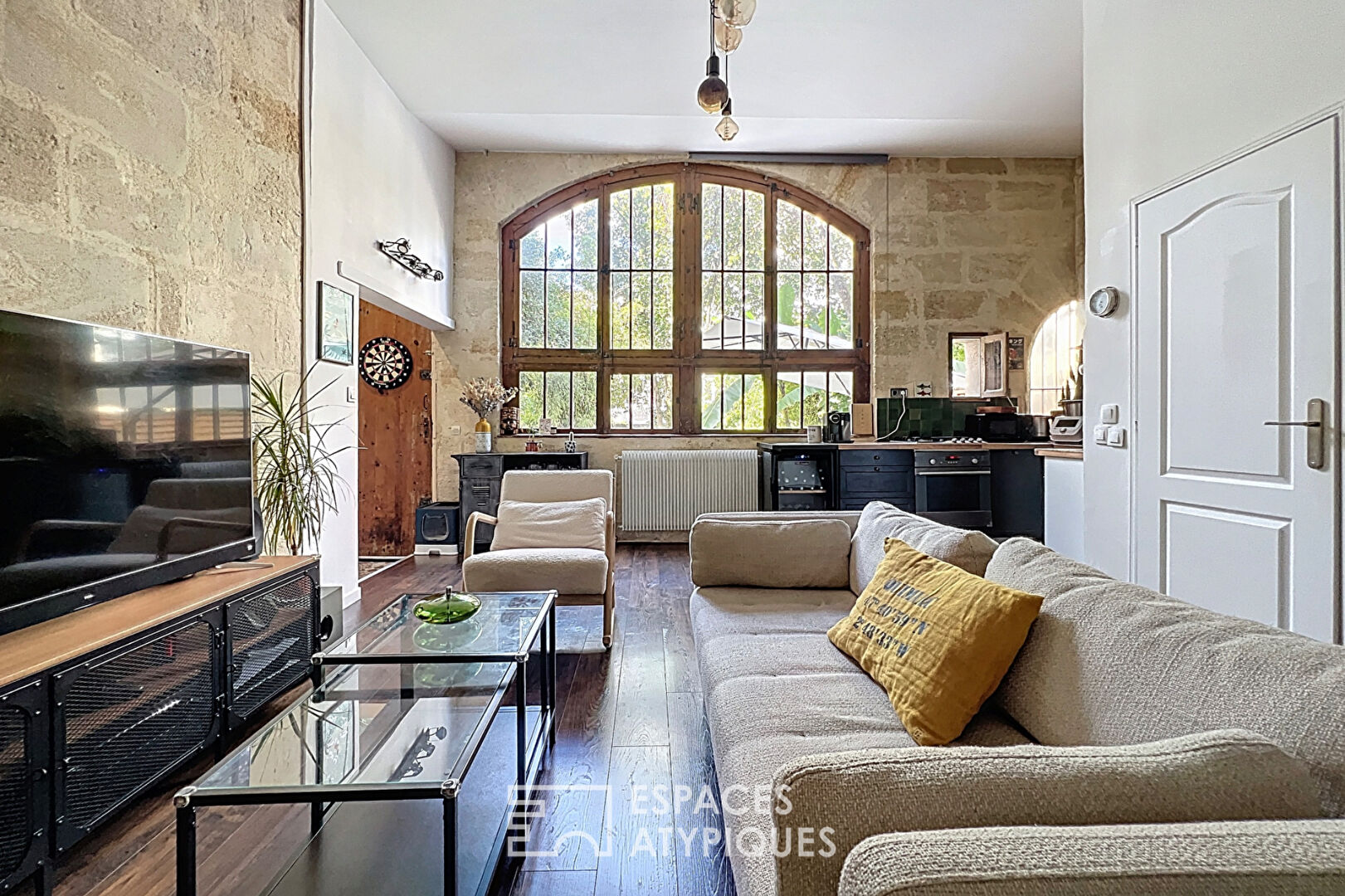 The charming cocoon with garden and swimming pool