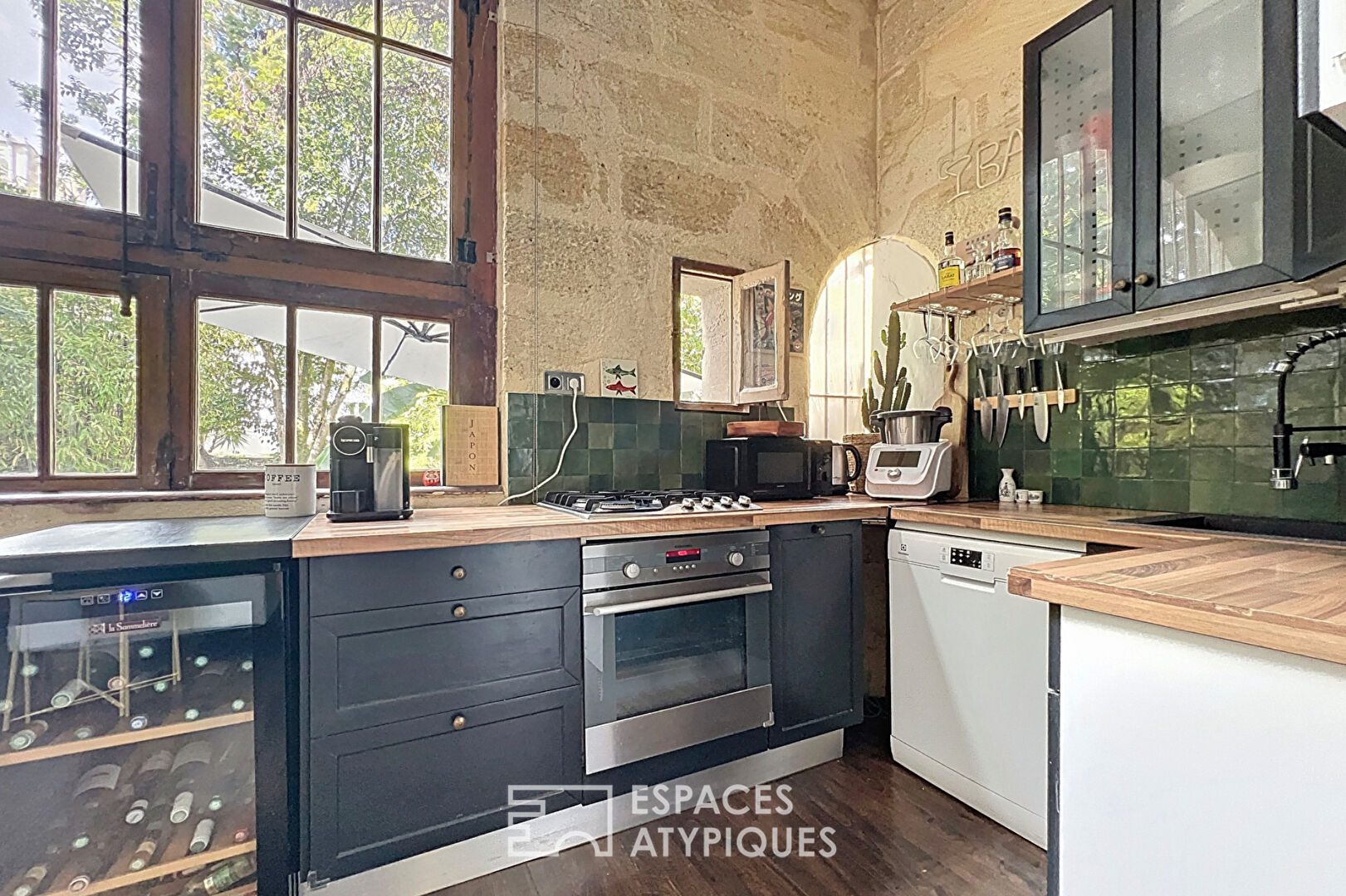 The charming cocoon with garden and swimming pool