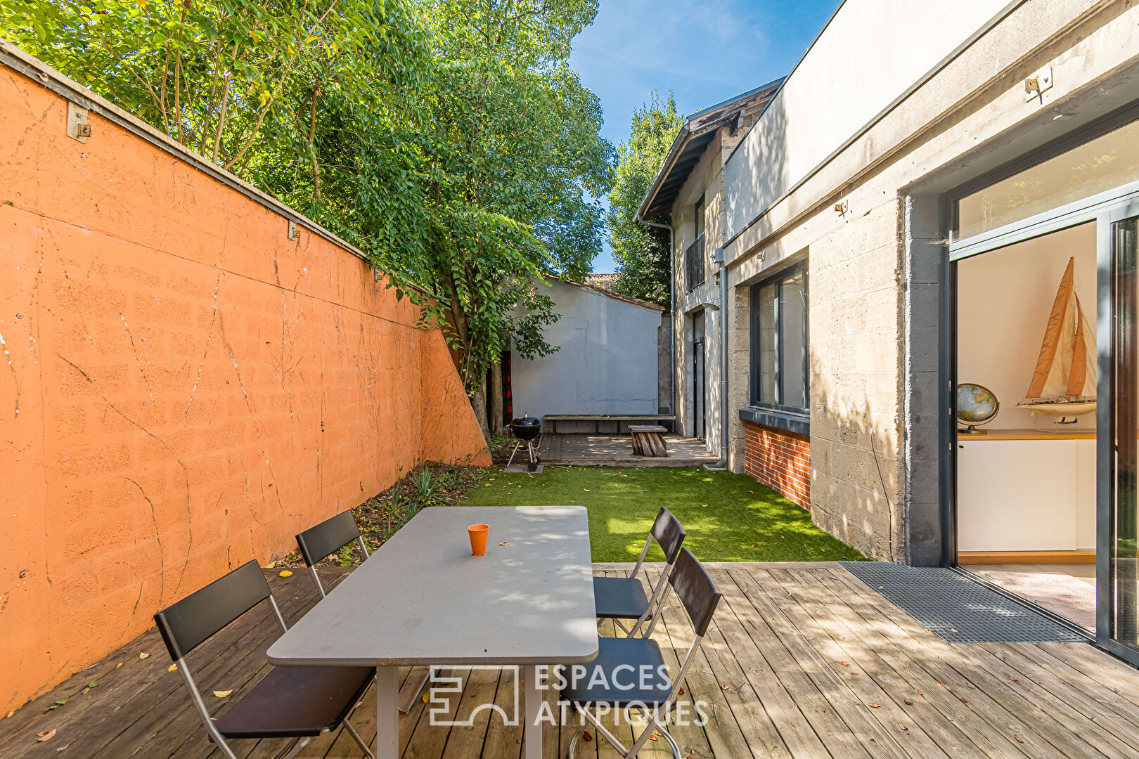 Industrial loft with secret garden in Caudéran Liberté