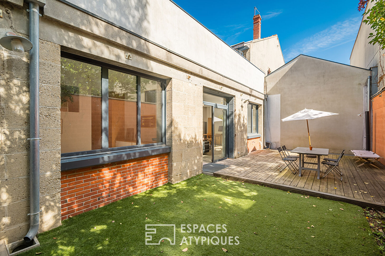 Industrial loft with secret garden in Caudéran Liberté