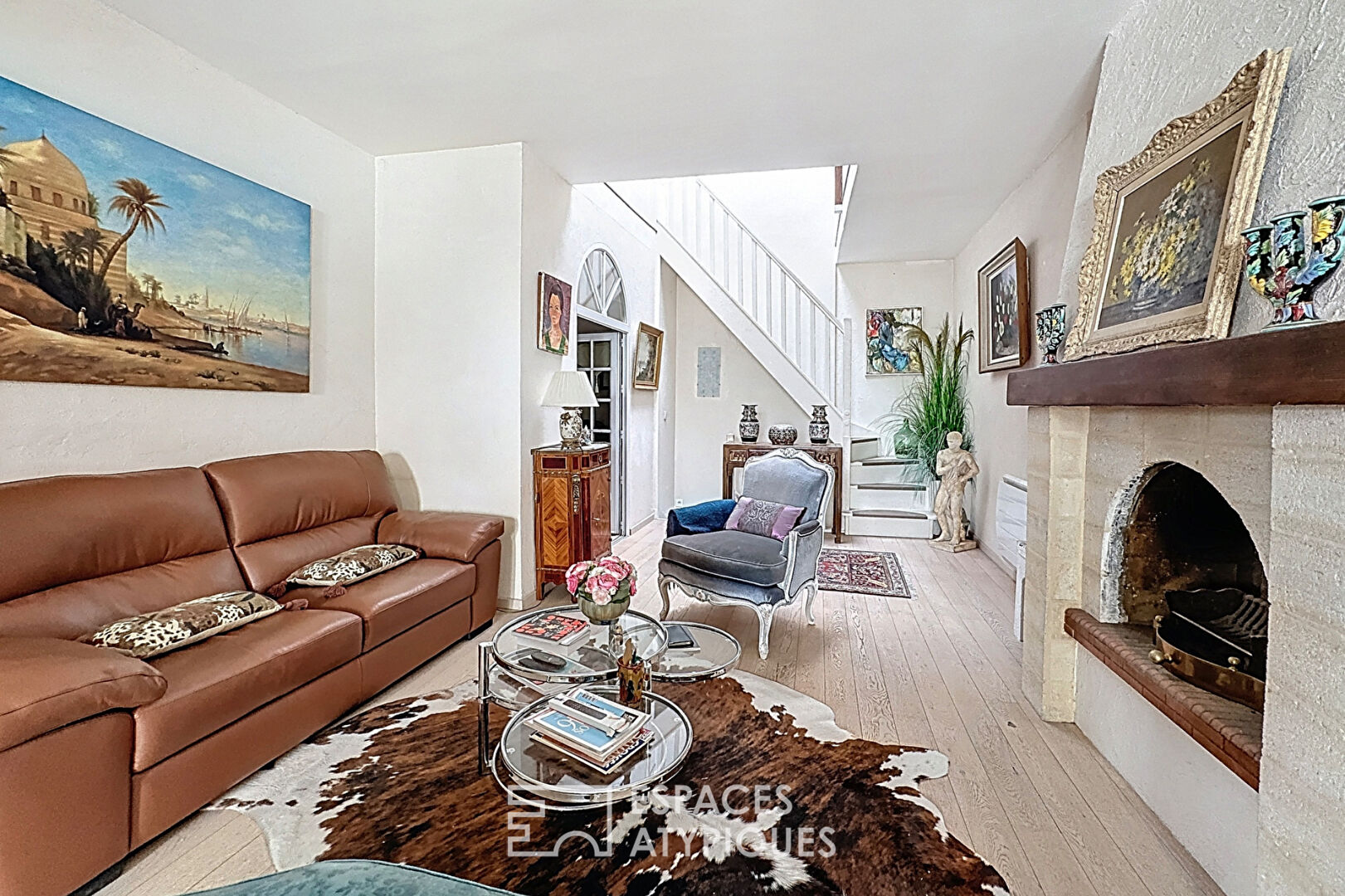 Townhouse with large garage