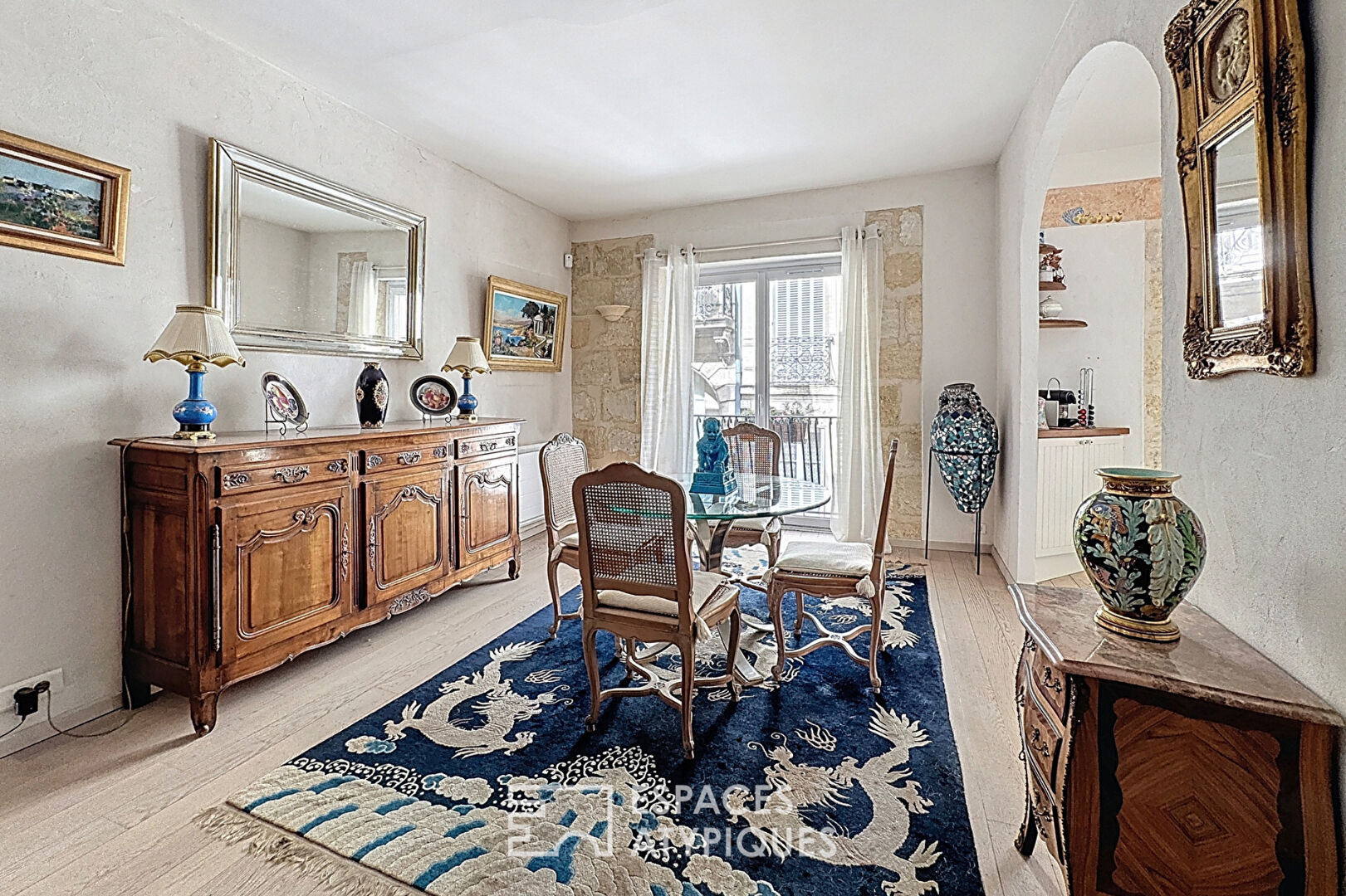 Townhouse with large garage