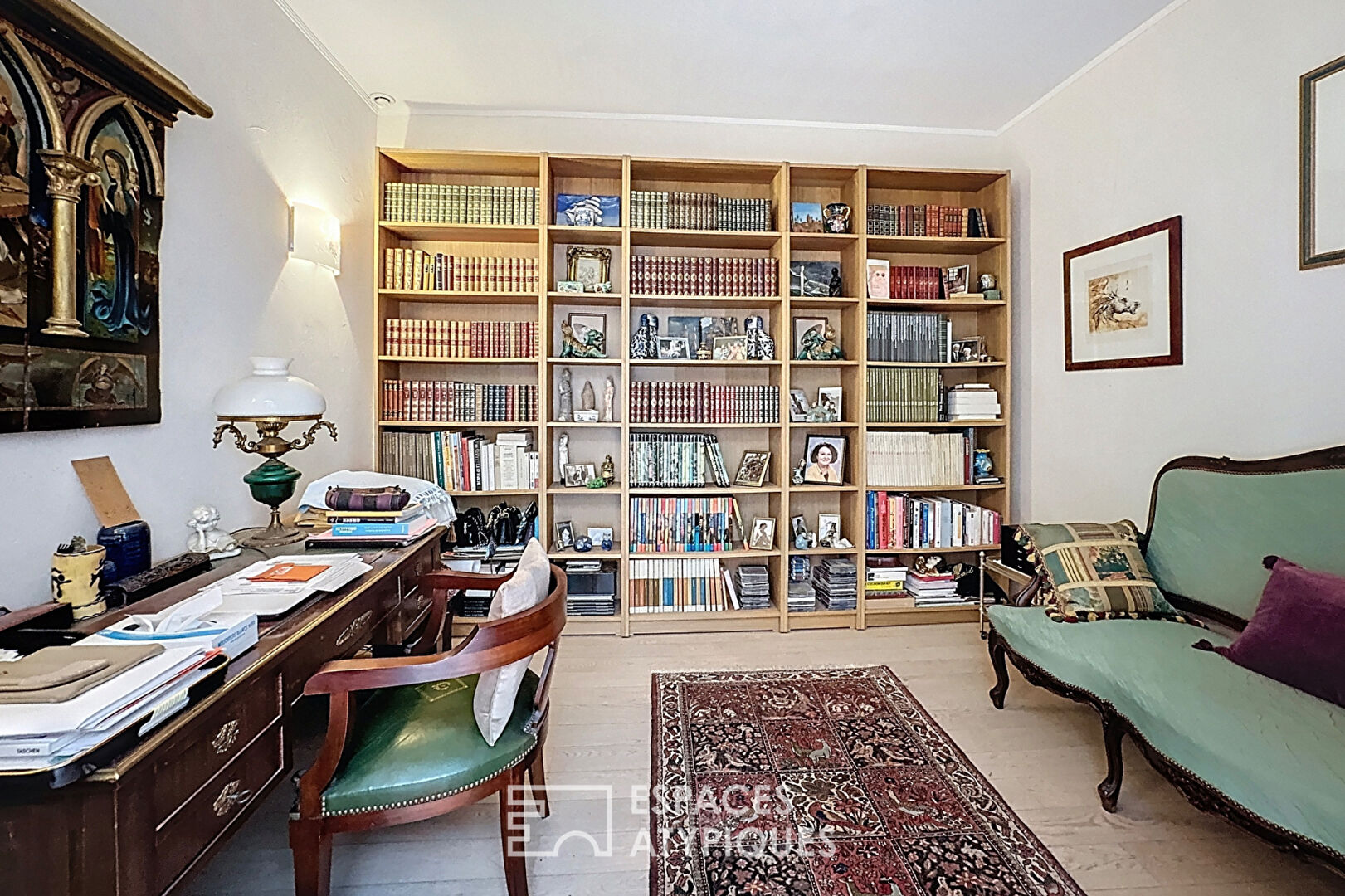 Townhouse with large garage