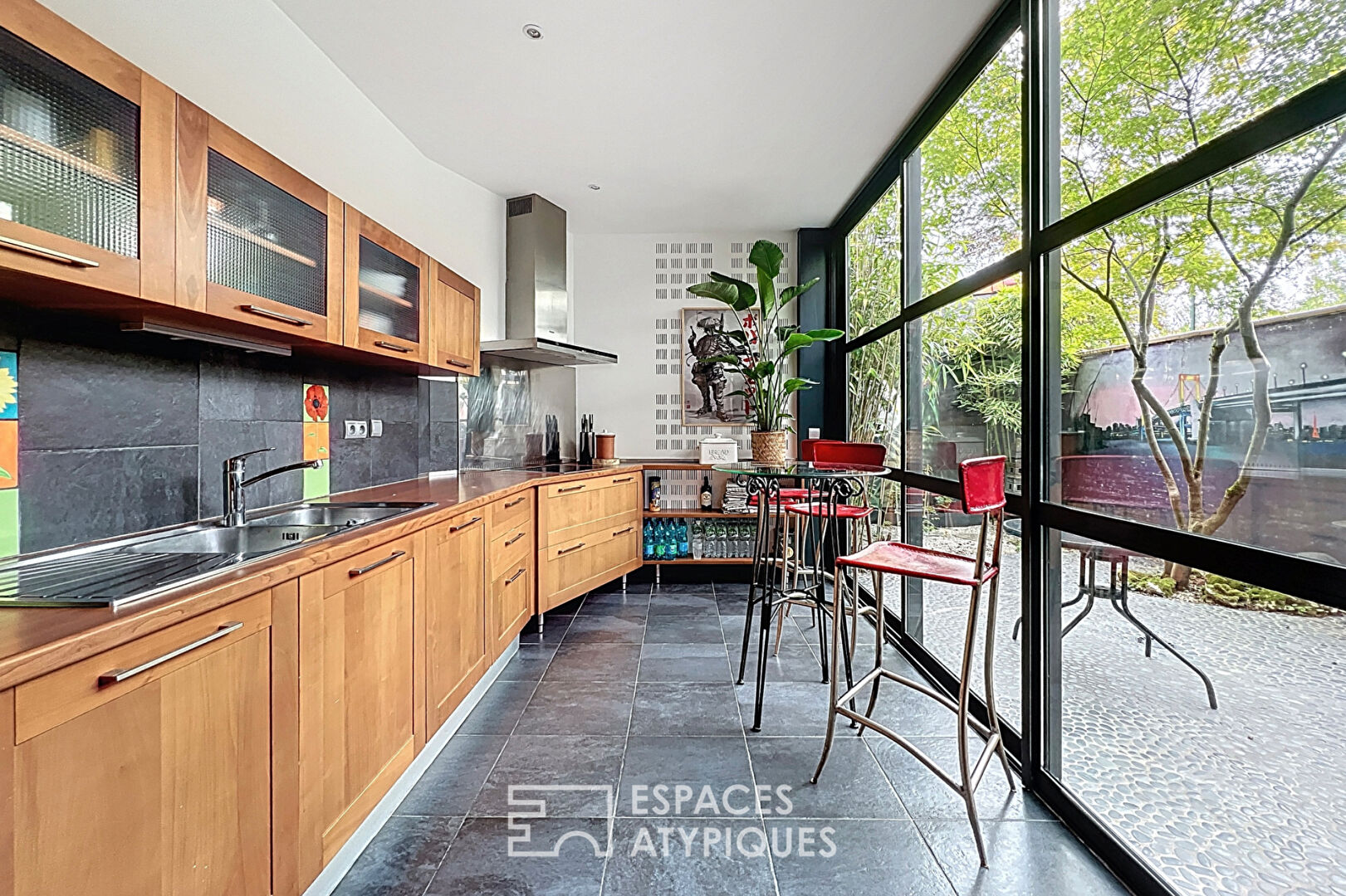 House with terrace in Bacalan