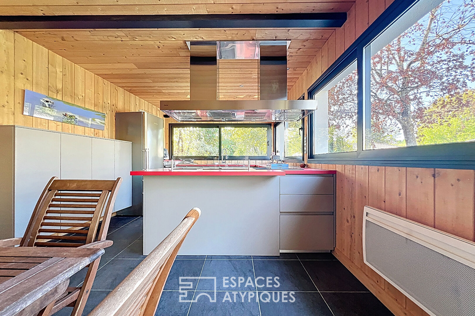 Propriété familiale avec piscine, pool house et bureaux indépendants