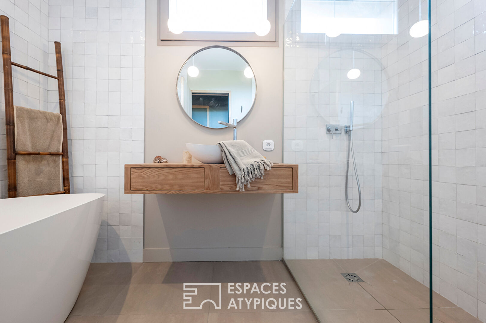 Maison d’architecte bioclimatique avec jardin, piscine et stationnement au coeur du Bouscat