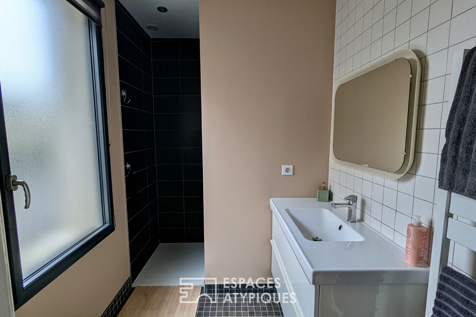 Shop-style house with outdoor space, outbuilding and garage