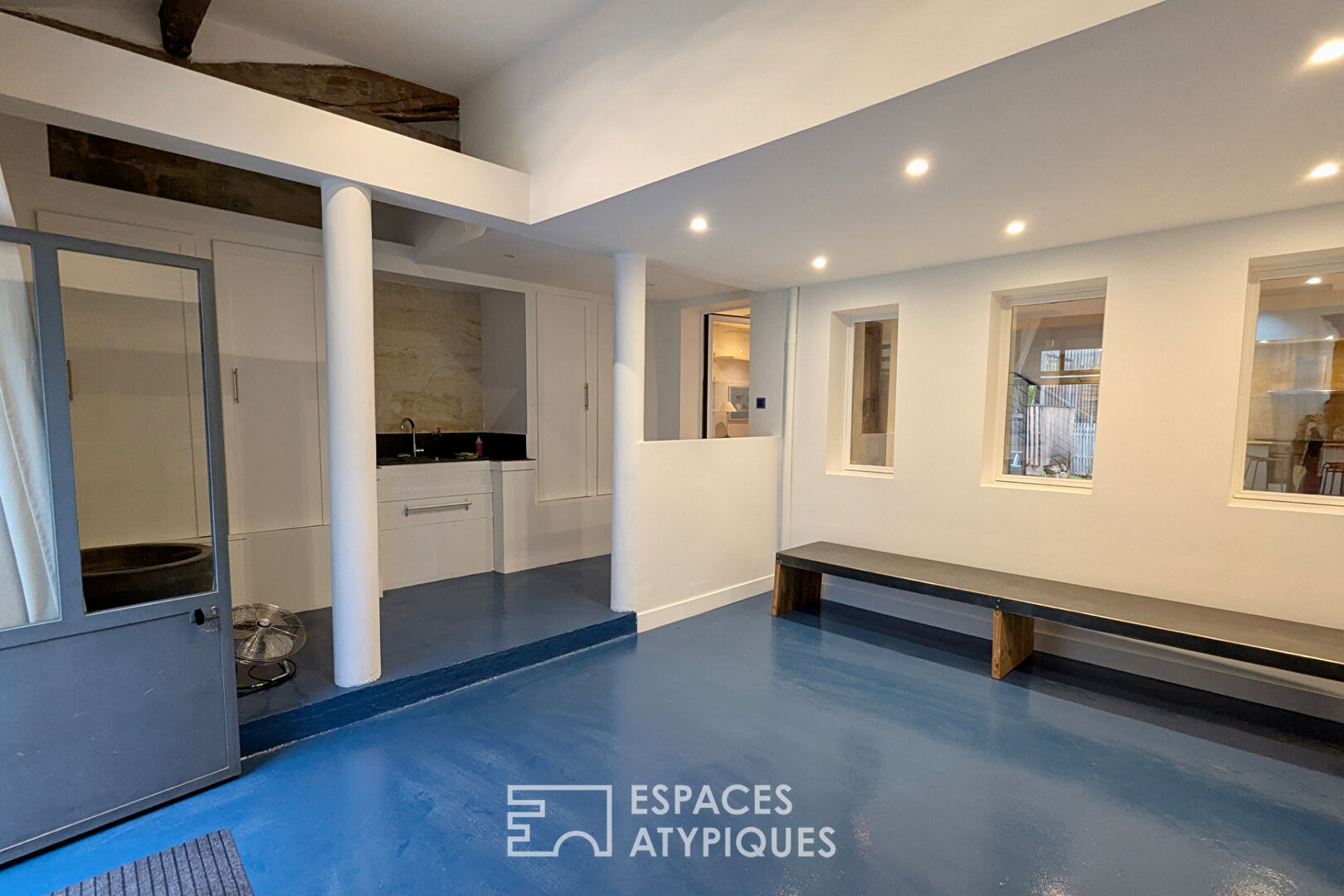 The furnished loft-style house in Chartrons