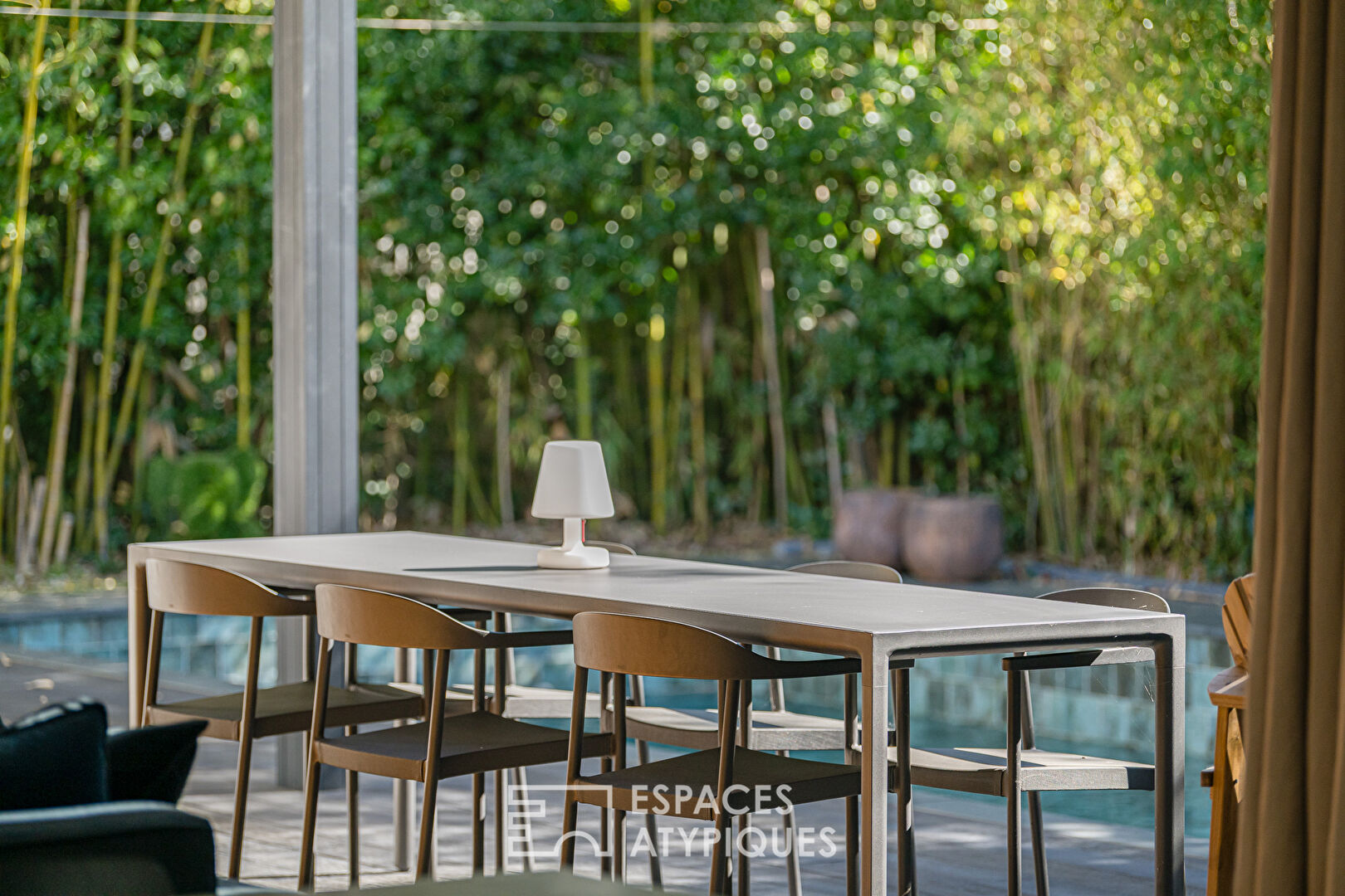 Contemporary single-story house in Talence center