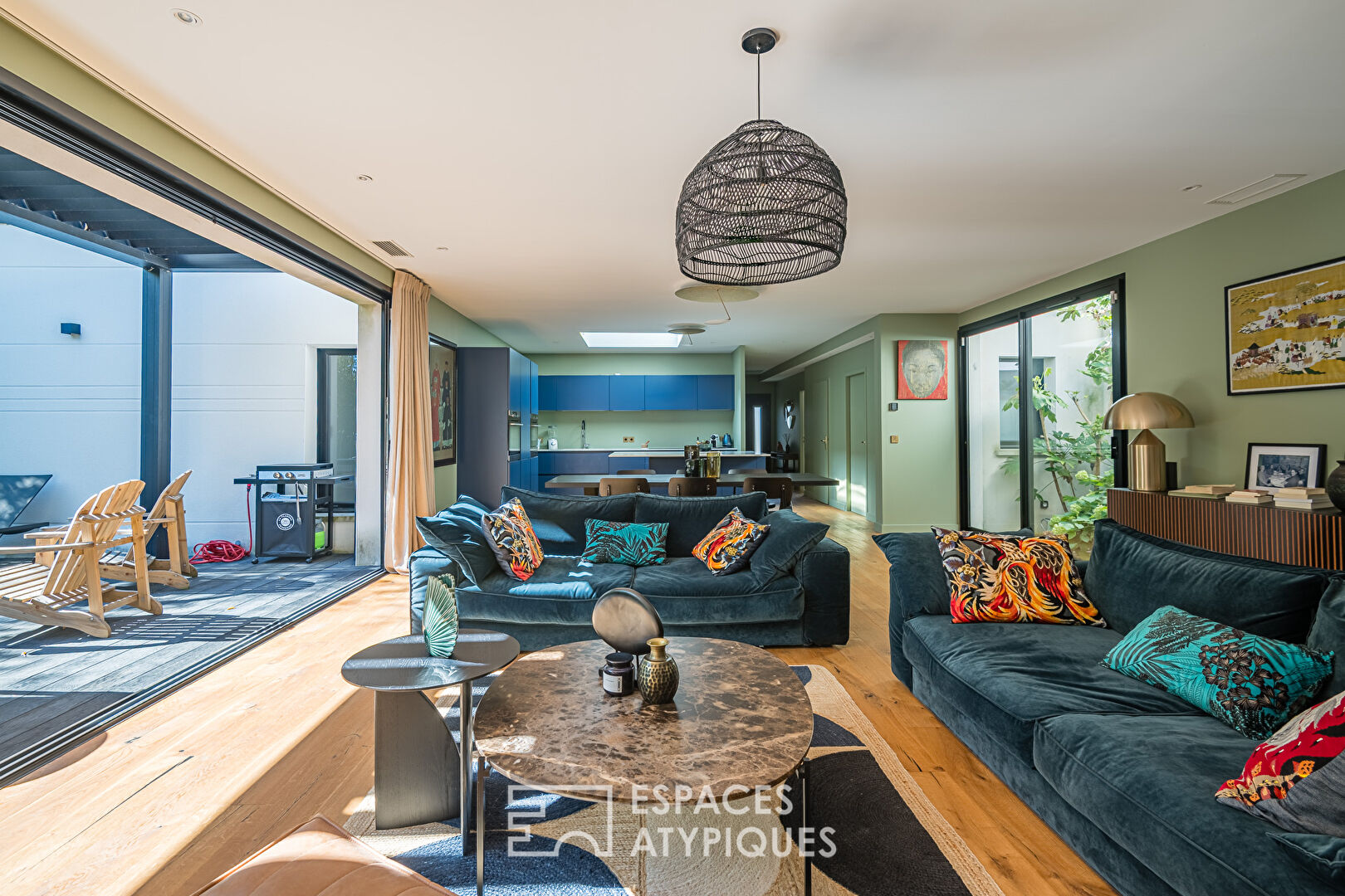 Contemporary single-story house in Talence center