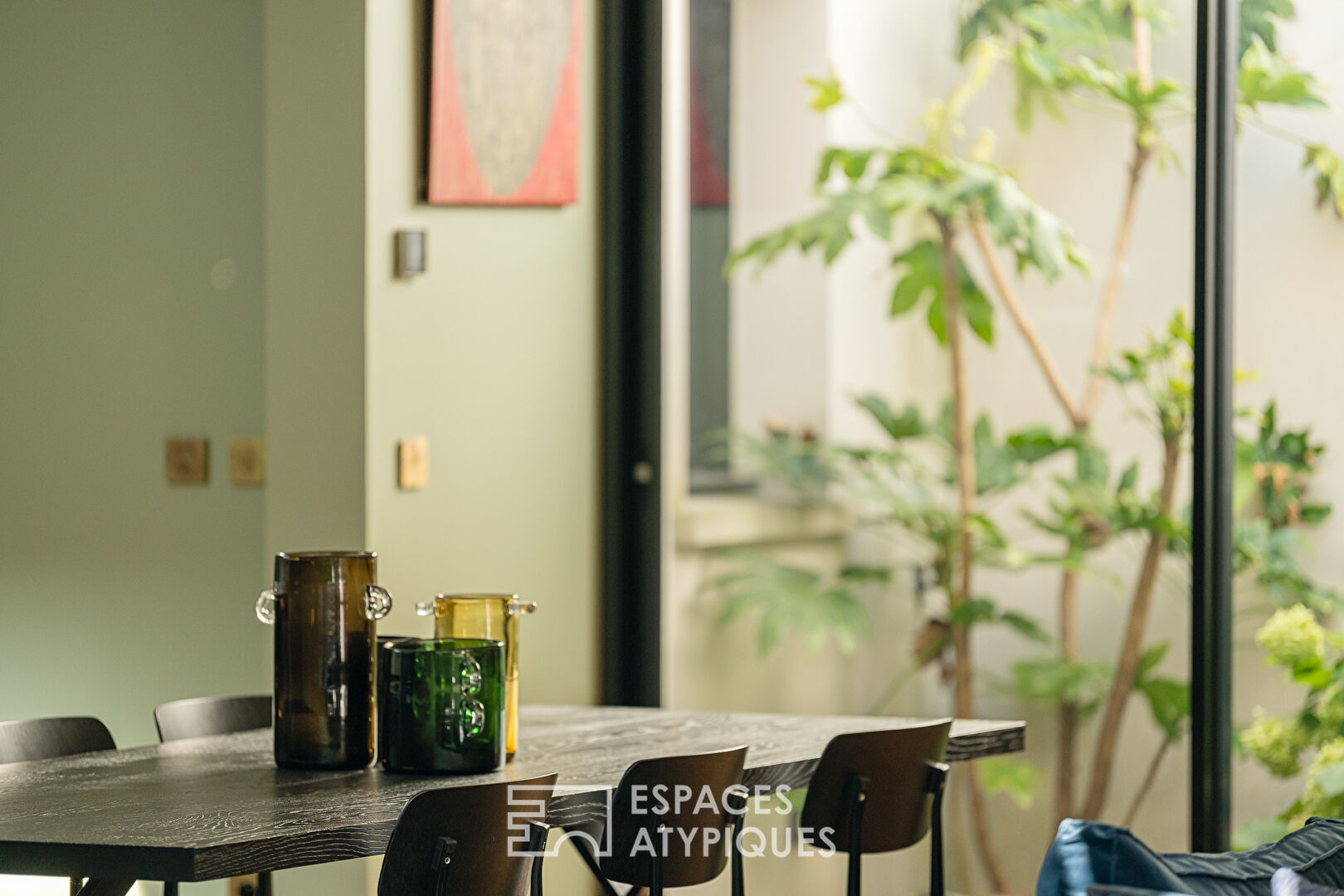 Contemporary single-story house in Talence center