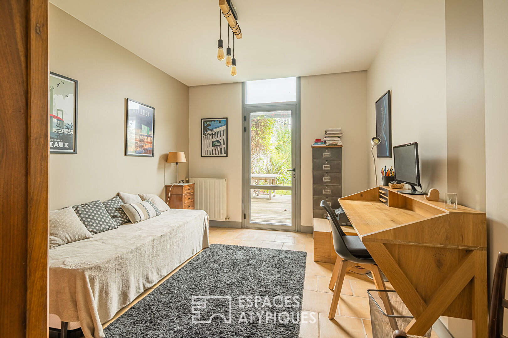 L’harmonie contemporaine au coeur de Caudéran avec piscine et garage