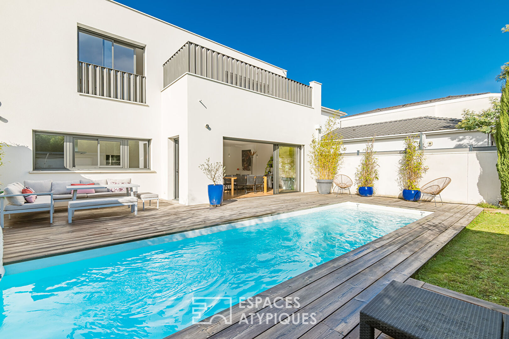 L'harmonie contemporaine au coeur de Caudéran avec piscine et garage