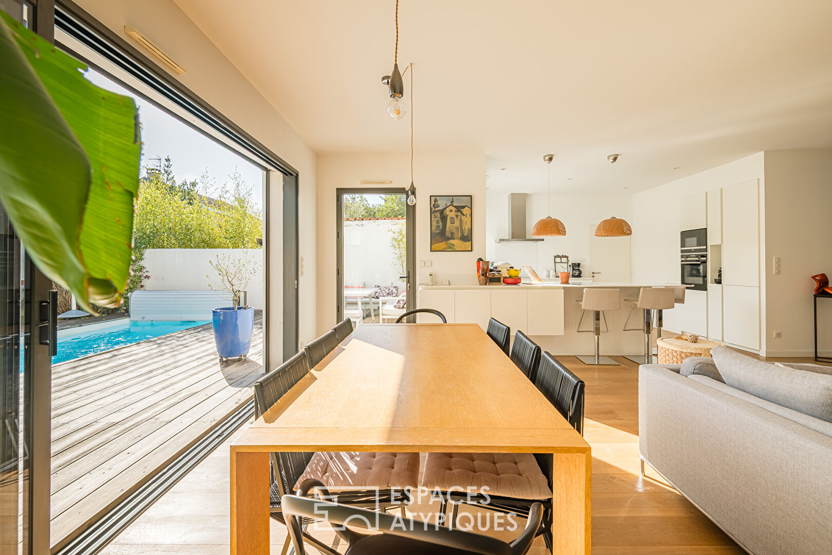 L’harmonie contemporaine au coeur de Caudéran avec piscine et garage