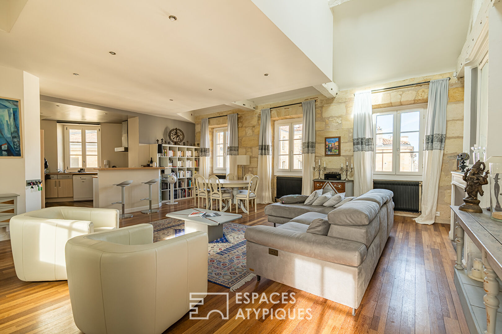 Appartement de charme rénové dans un ancien couvent de Sainte Croix