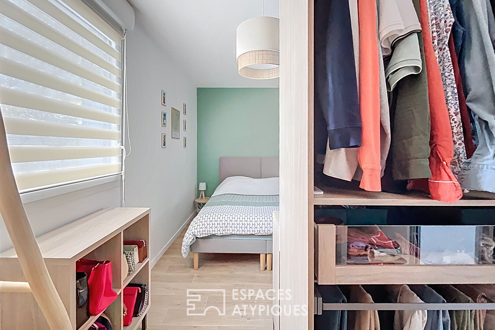 Maison récente et contemporaine avec jardin