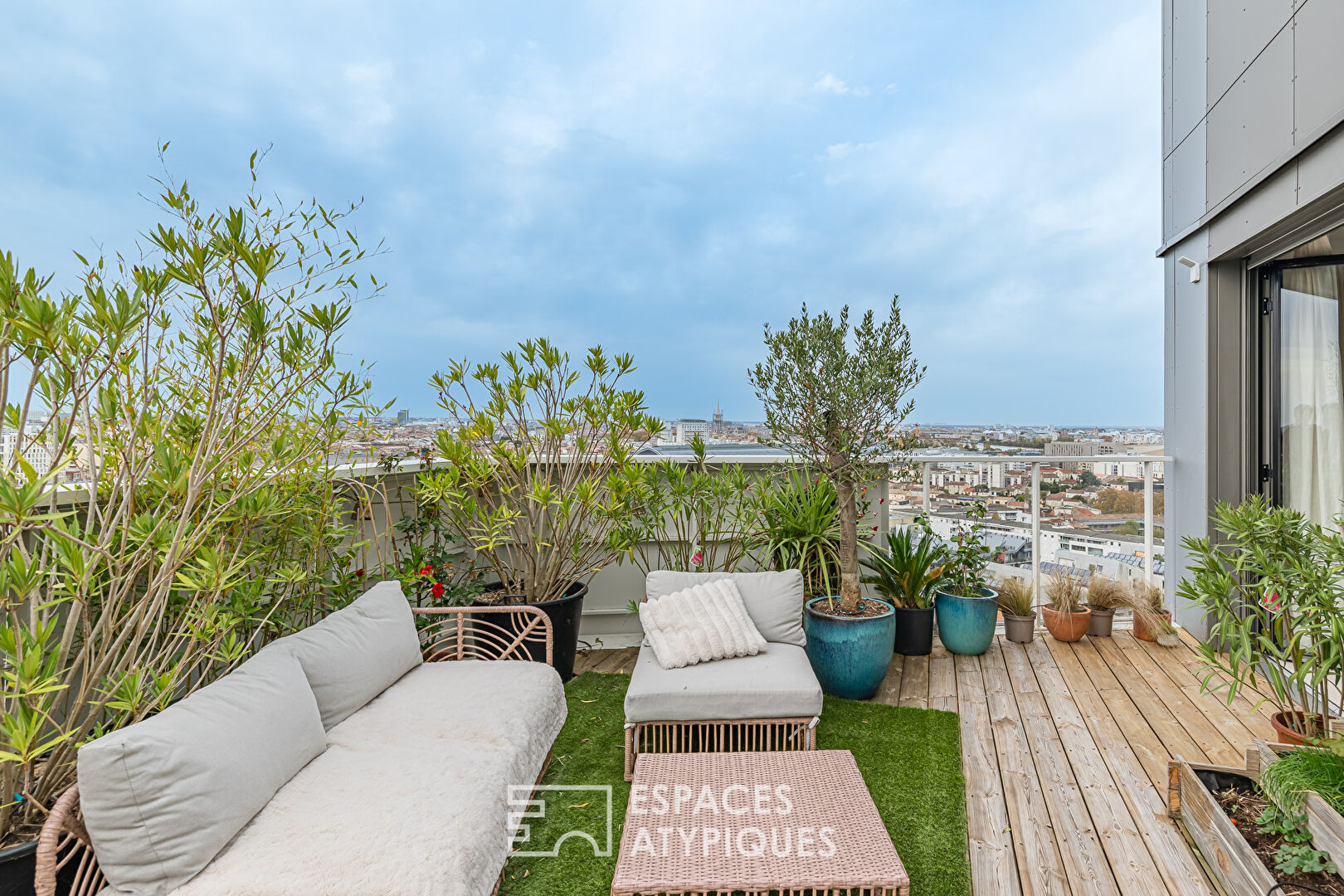 Appartement dernier étage avec vue panoramique sur Bordeaux