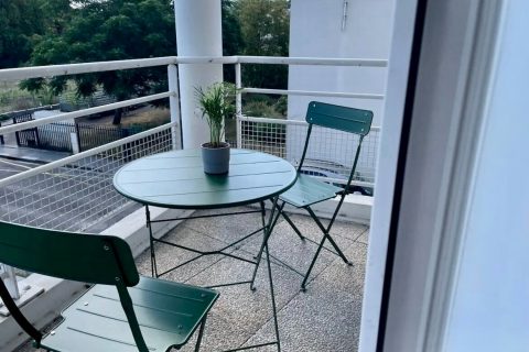Appartement T3 meublé avec balcon et parking aux Chartrons
