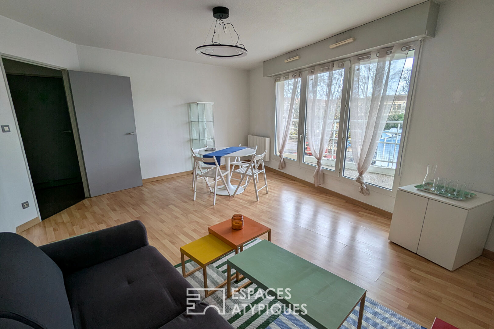 Appartement T3 meublé avec balcon et parking aux Chartrons