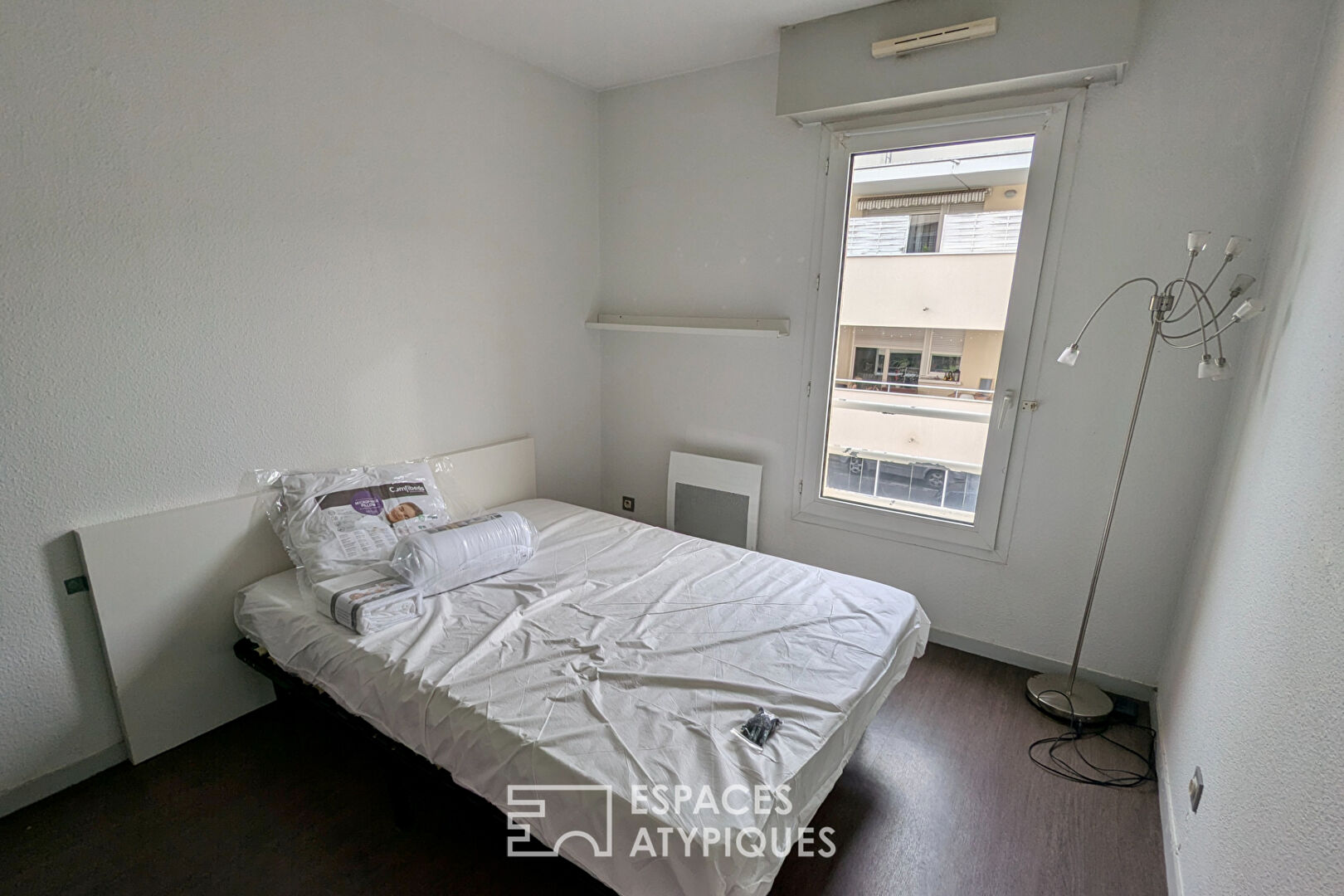 Appartement T3 meublé avec balcon et parking aux Chartrons