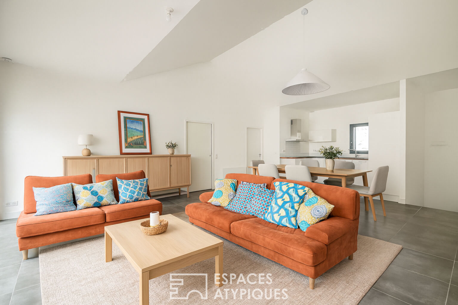 Appartement rénové avec grande terrasse aux Chartrons