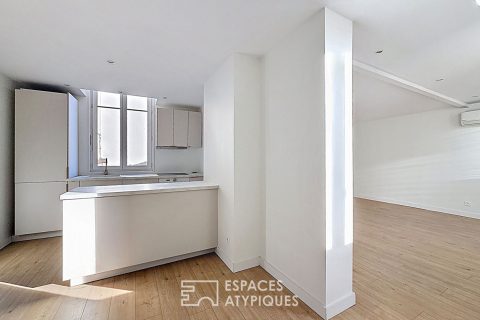 Appartement duplex rénové au dernier étage aux Chartrons