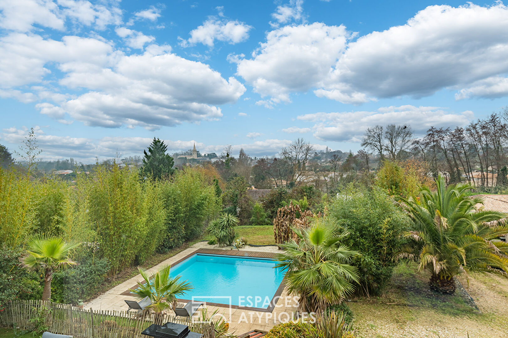 Maison d&rsquo;architecte avec vue à Martillac