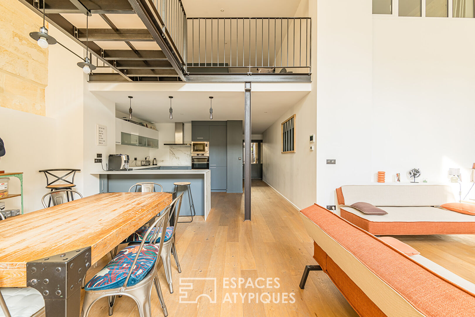 Loft au calme avec piscine et grand garage