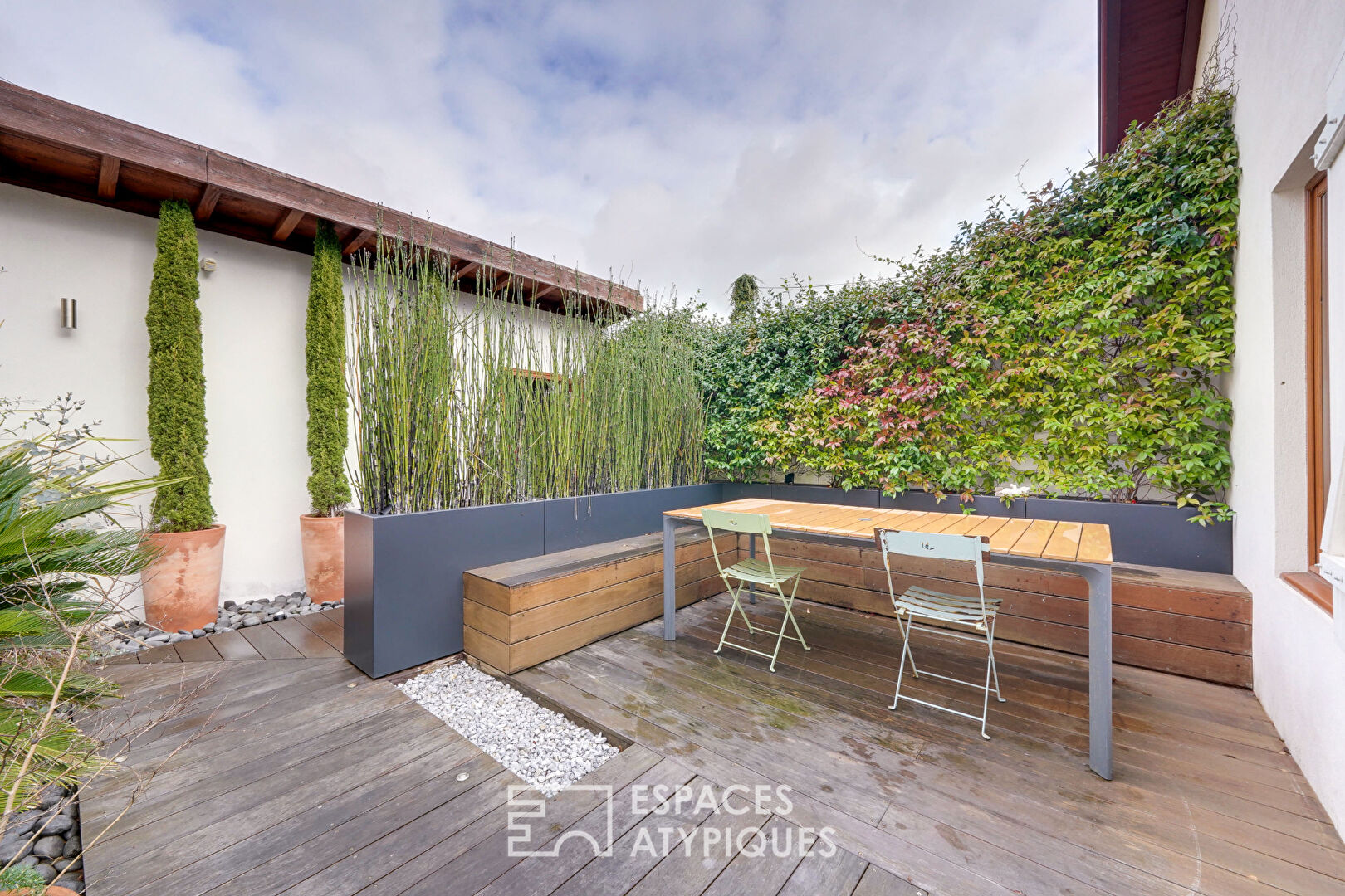 Jolie maison avec terrasse et garage