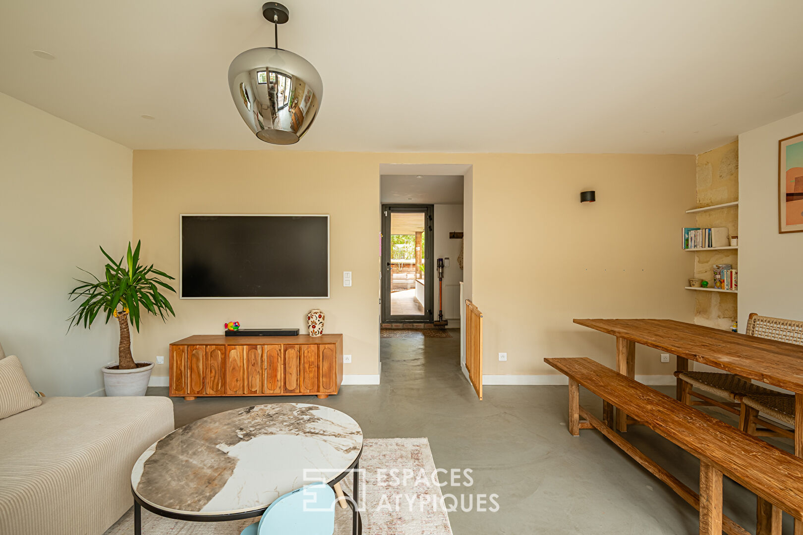 Maison avec double extérieurs et piscine à Bacalan