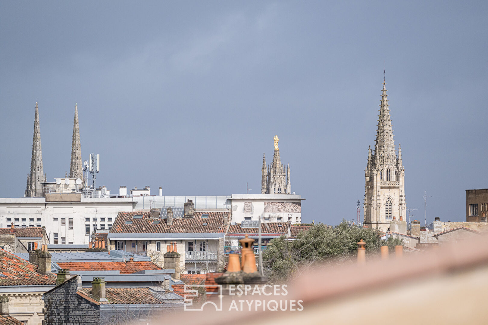Elégant duplex au dernier étage avec terrasse et parking
